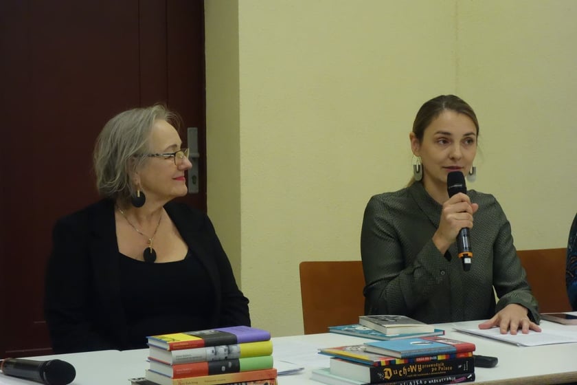 Wrocławskie Targi Dobrych Książek 2024 &ndash;attache ds. kultury Ambasady Republiki Litewskiej &ndash; Ana Kočegarova-Maj, obok Anna Morawiecka, dyrektor Wrocławskich Targ&oacute;w Dobrych Książek