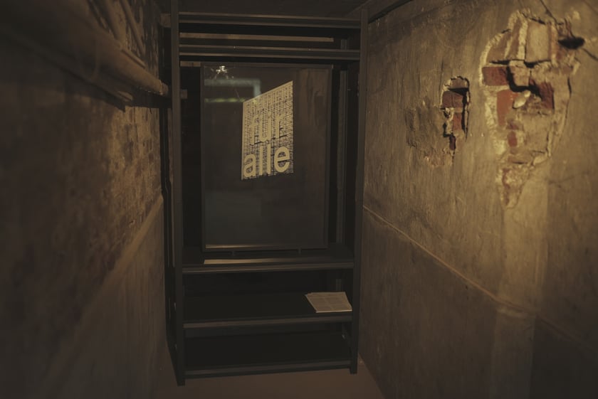 We wrocławskich schronach odbywa się trzydniowa wystawa Yuriya Bileya &ndash; prace Yuriya Bileya w schronie pod Uniwersytetem Medycznym na Bartla 5