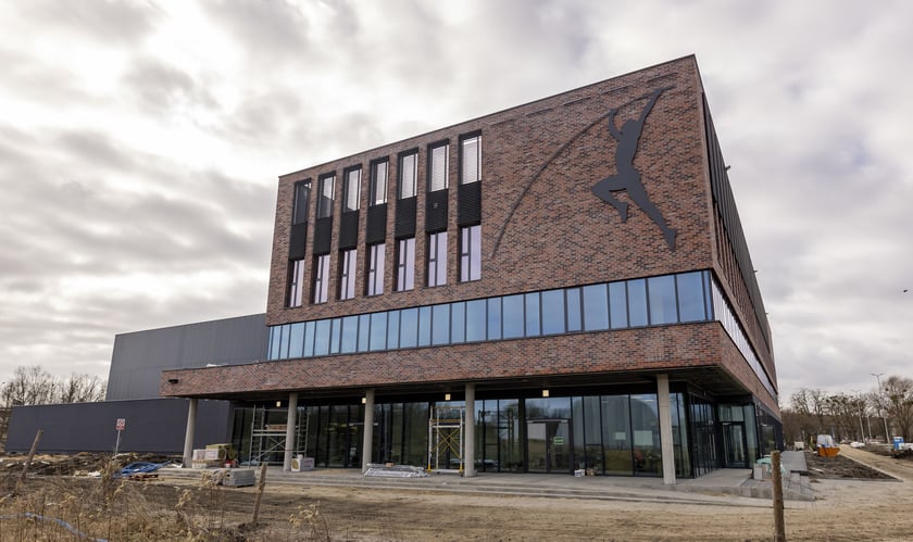 Wielofunkcyjna hala sportowa przy ul. Kłokoczyckiej we Wrocławiu