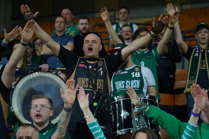 Ale emocje! Wrocławscy kibice nie mają sobie równych! Dużo zdjęć z koszykarskiego święta w Hali Stulecia