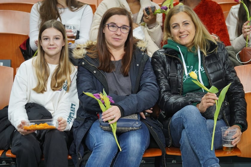 Ale emocje! Wrocławscy kibice nie mają sobie równych! Dużo zdjęć z koszykarskiego święta w Hali Stulecia