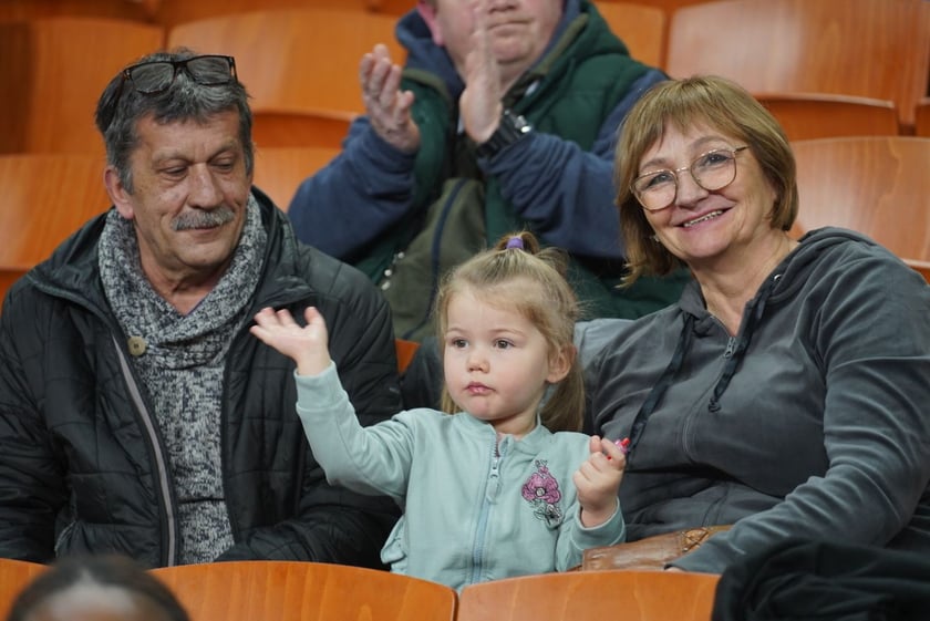 Ale emocje! Wrocławscy kibice nie mają sobie równych! Dużo zdjęć z koszykarskiego święta w Hali Stulecia