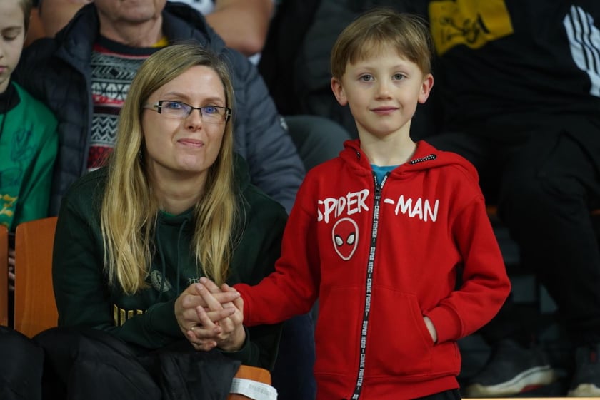 Ale emocje! Wrocławscy kibice nie mają sobie równych! Dużo zdjęć z koszykarskiego święta w Hali Stulecia