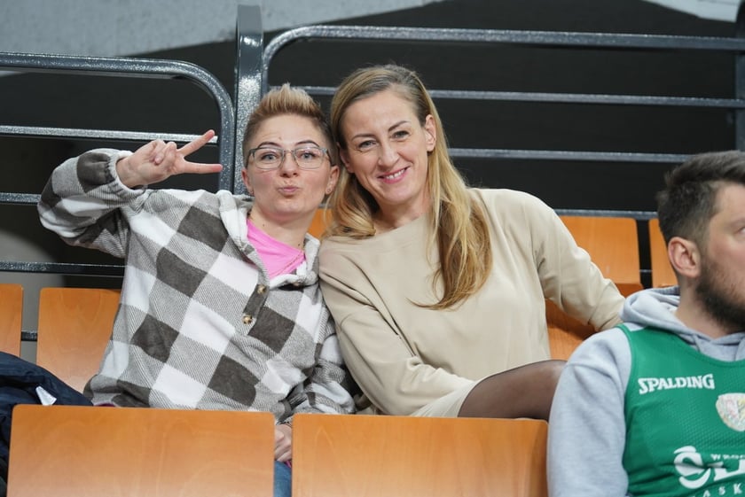 Ale emocje! Wrocławscy kibice nie mają sobie równych! Dużo zdjęć z koszykarskiego święta w Hali Stulecia