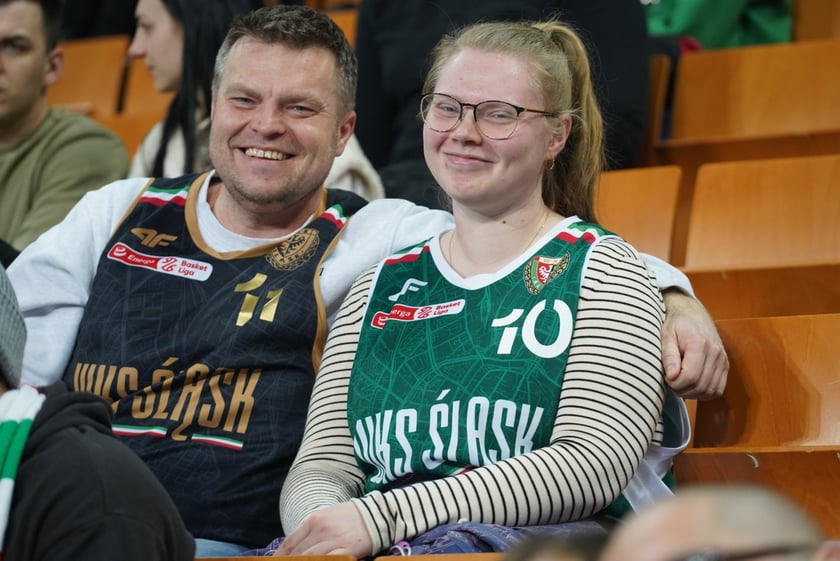 Ale emocje! Wrocławscy kibice nie mają sobie równych! Dużo zdjęć z koszykarskiego święta w Hali Stulecia