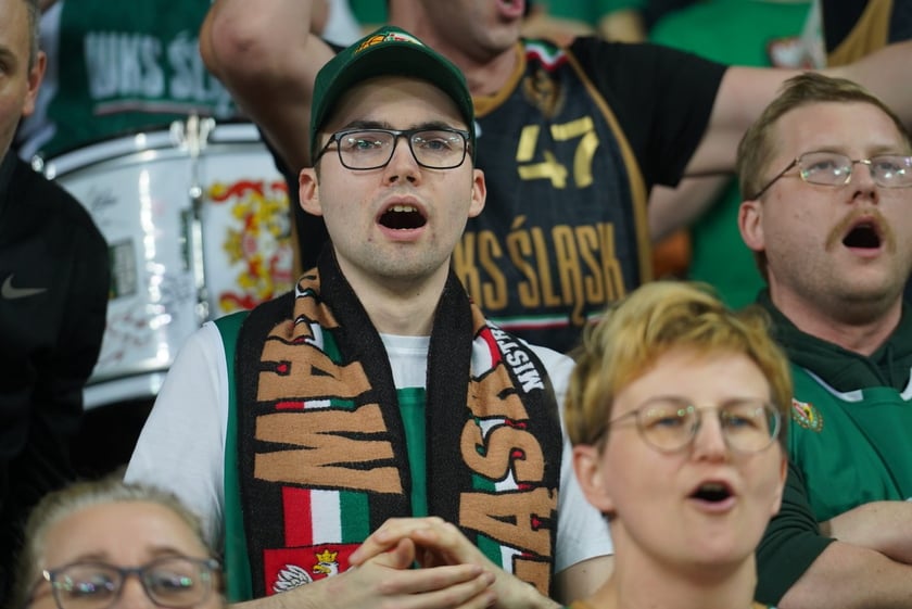 Ale emocje! Wrocławscy kibice nie mają sobie równych! Dużo zdjęć z koszykarskiego święta w Hali Stulecia