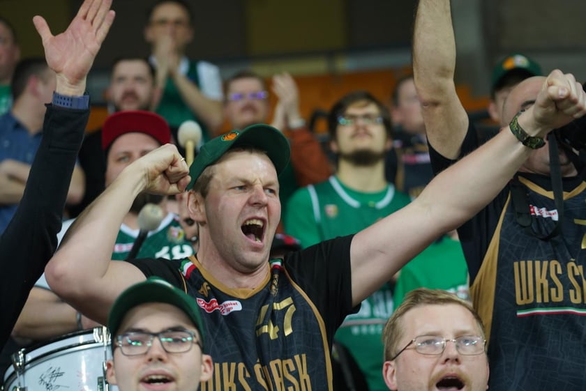 Ale emocje! Wrocławscy kibice nie mają sobie równych! Dużo zdjęć z koszykarskiego święta w Hali Stulecia