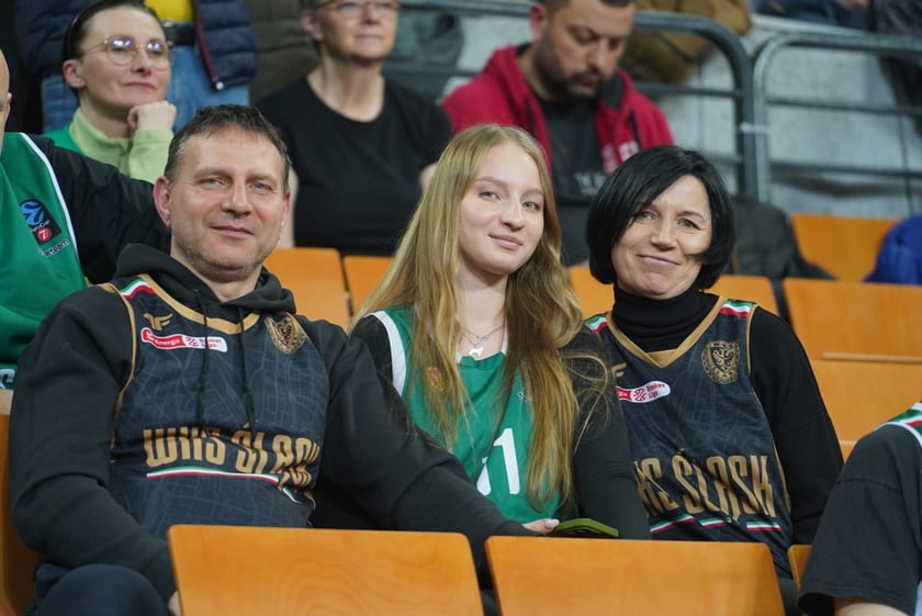 Ale emocje! Wrocławscy kibice nie mają sobie równych! Dużo zdjęć z koszykarskiego święta w Hali Stulecia