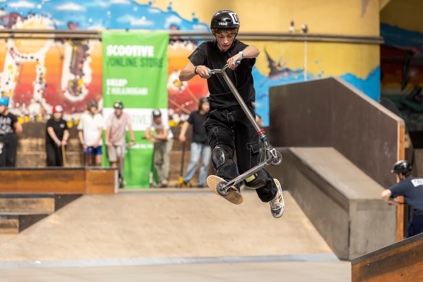 Zawody MC Scoot Dżem w wyczynowej jeździe na hulajnodze odbyły się w Centrum Sportów Ekstremalnych przy ul. Legnickiej 65