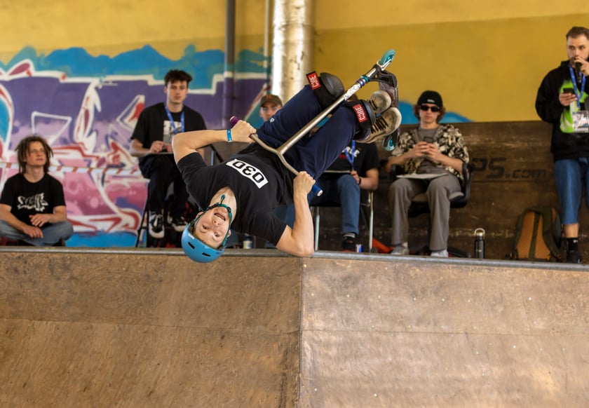 Zawody MC Scoot Dżem w wyczynowej jeździe na hulajnodze odbyły się w Centrum Sportów Ekstremalnych przy ul. Legnickiej 65