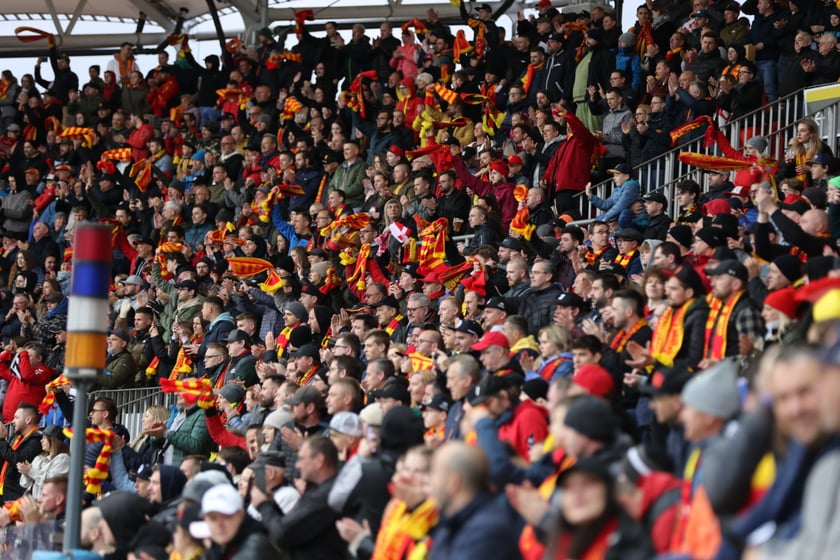 Zdjęcia kibiców z meczu żużlowego Betard Sparta Wrocław - Stal Gorzów, 7 maja 2023 r.