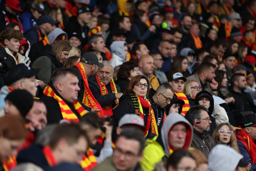Zdjęcia kibiców z meczu żużlowego Betard Sparta Wrocław - Stal Gorzów, 7 maja 2023 r.
