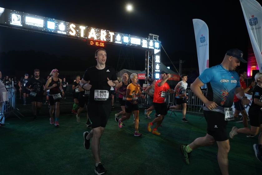 9. Nocny Wrocław Półmaraton - zdjęcia uczestników, 17 czerwca 2023 r.