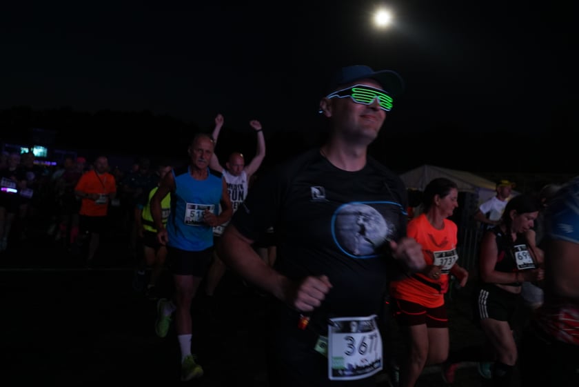 9. Nocny Wrocław Półmaraton - zdjęcia uczestników, 17 czerwca 2023 r.