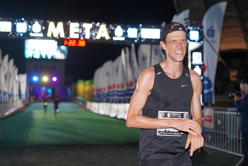 9. Nocny Wrocław Półmaraton - zdjęcia uczestników, 17 czerwca 2023 r.