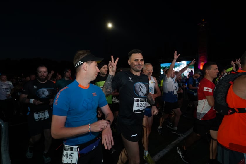 9. Nocny Wrocław Półmaraton - zdjęcia uczestników, 17 czerwca 2023 r.