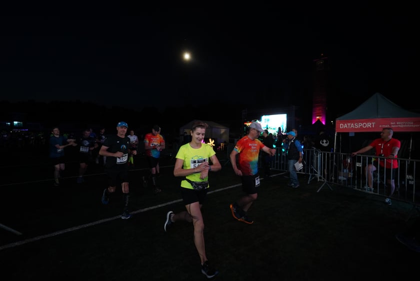 9. Nocny Wrocław Półmaraton - zdjęcia uczestników, 17 czerwca 2023 r.