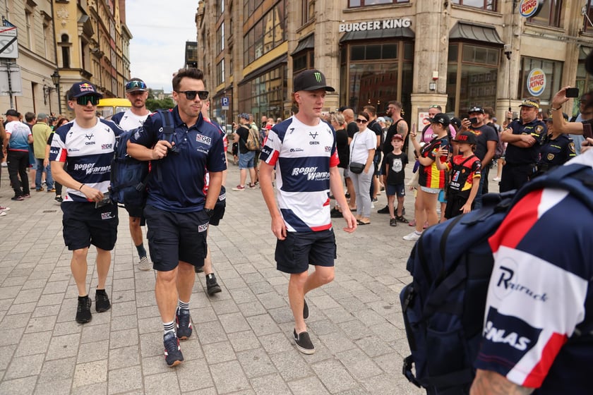 gwiazdy żużla na wrocławskim Rynku, 27.07.2023