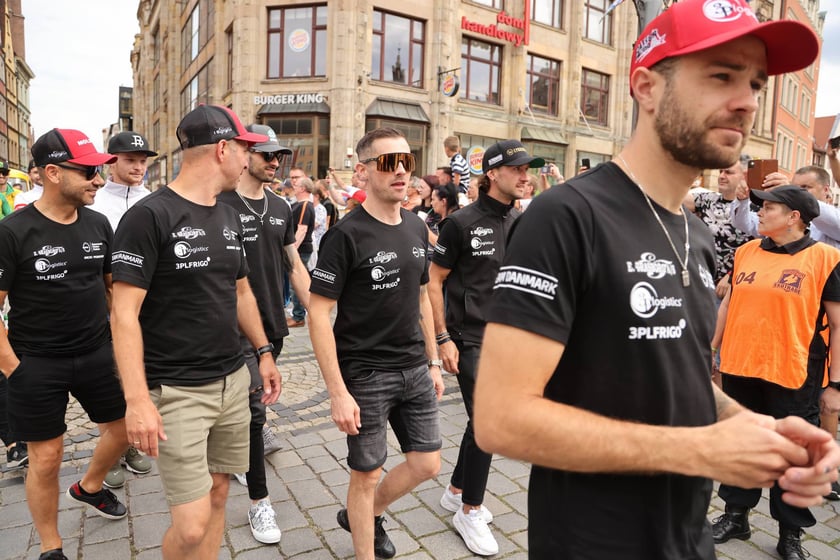 gwiazdy żużla na wrocławskim Rynku, 27.07.2023