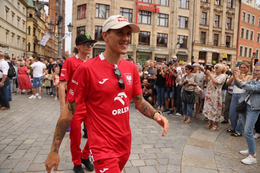 gwiazdy żużla na wrocławskim Rynku, 27.07.2023