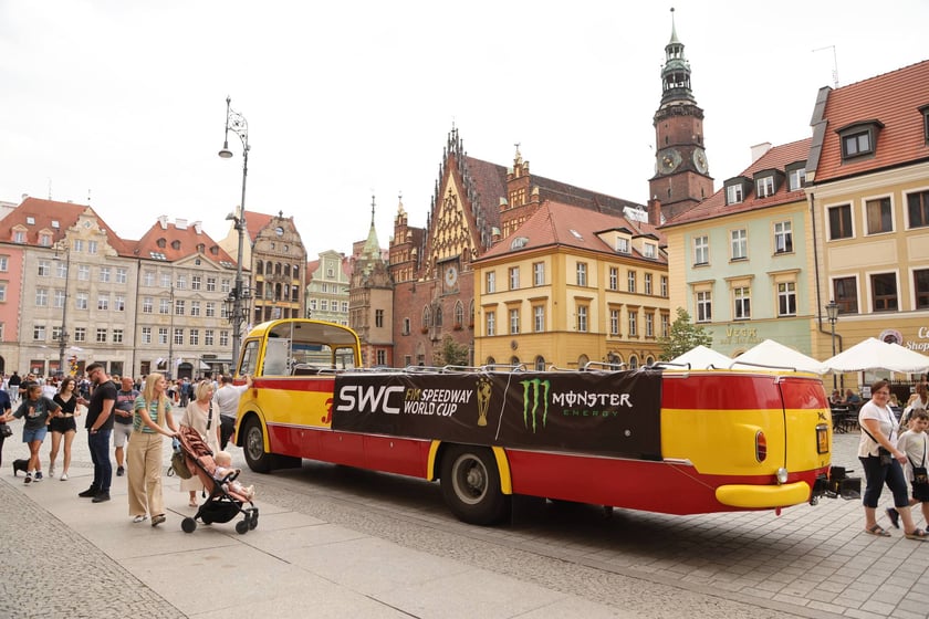 gwiazdy żużla na wrocławskim Rynku, 27.07.2023
