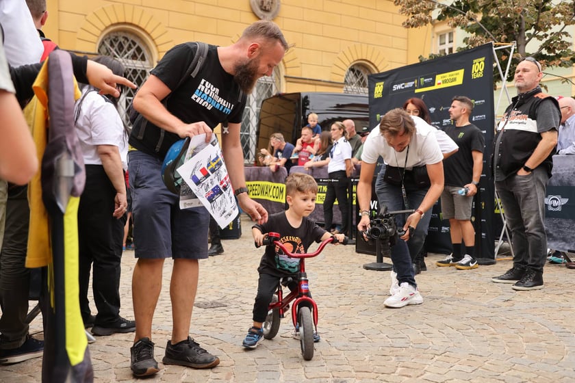 gwiazdy żużla na wrocławskim Rynku, 27.07.2023