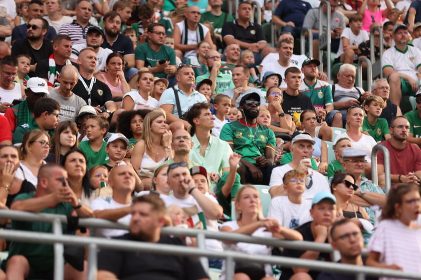 Taka atmosfera panowała na trybunach podczas meczu Śląsk Wrocław - Lech Poznań.