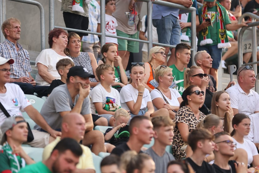 Taka atmosfera panowała na trybunach podczas meczu Śląsk Wrocław - Lech Poznań.