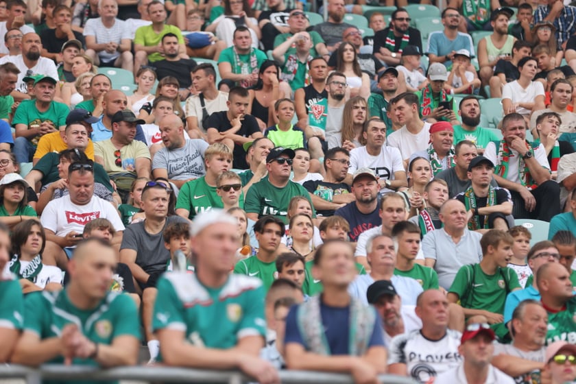 Taka atmosfera panowała na trybunach podczas meczu Śląsk Wrocław - Lech Poznań.