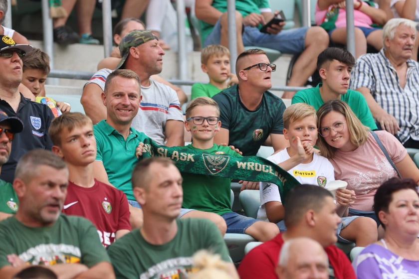 Taka atmosfera panowała na trybunach podczas meczu Śląsk Wrocław - Lech Poznań.