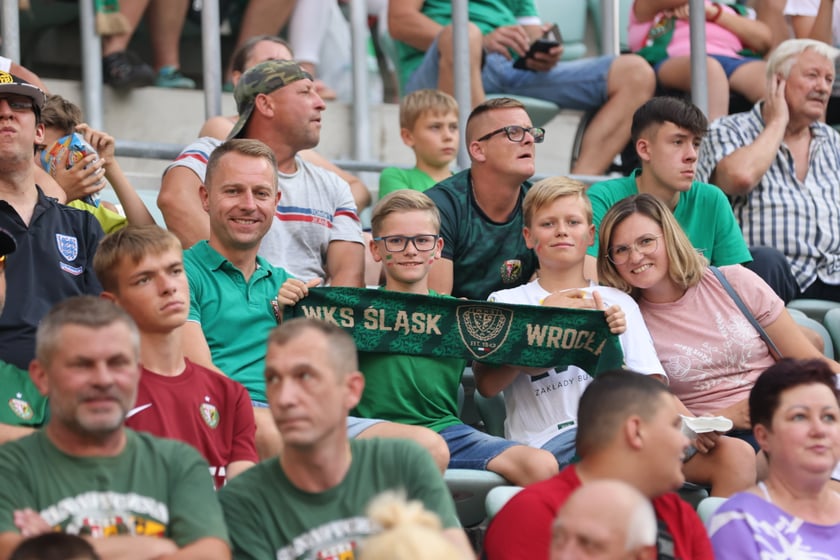 Taka atmosfera panowała na trybunach podczas meczu Śląsk Wrocław - Lech Poznań.