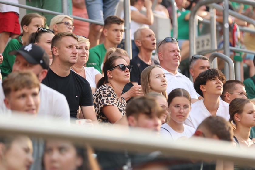 Taka atmosfera panowała na trybunach podczas meczu Śląsk Wrocław - Lech Poznań.