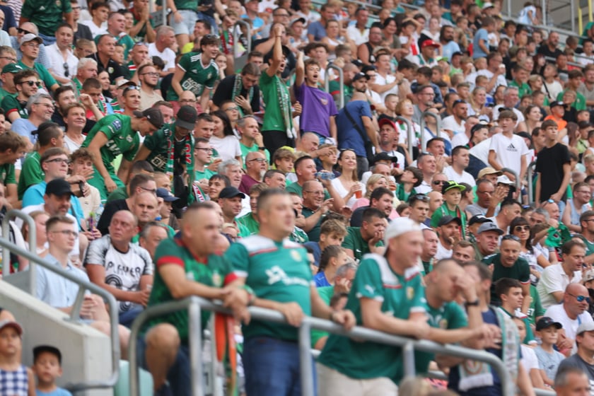 Taka atmosfera panowała na trybunach podczas meczu Śląsk Wrocław - Lech Poznań.
