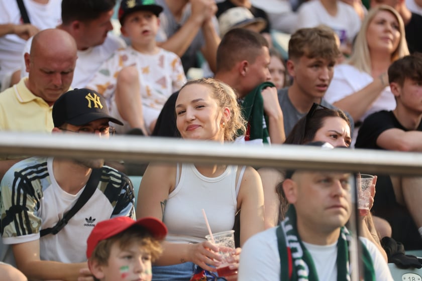 Taka atmosfera panowała na trybunach podczas meczu Śląsk Wrocław - Lech Poznań.