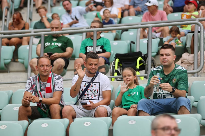 Taka atmosfera panowała na trybunach podczas meczu Śląsk Wrocław - Lech Poznań.
