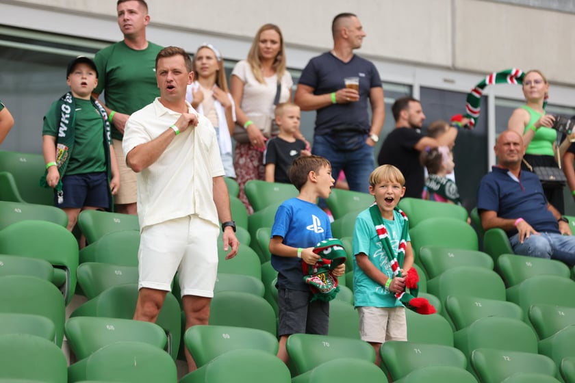 Taka atmosfera panowała na trybunach podczas meczu Śląsk Wrocław - Lech Poznań.
