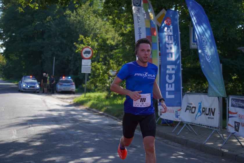 Biegacze i kibice na Orthos H2O Wrocław Półmaratonie