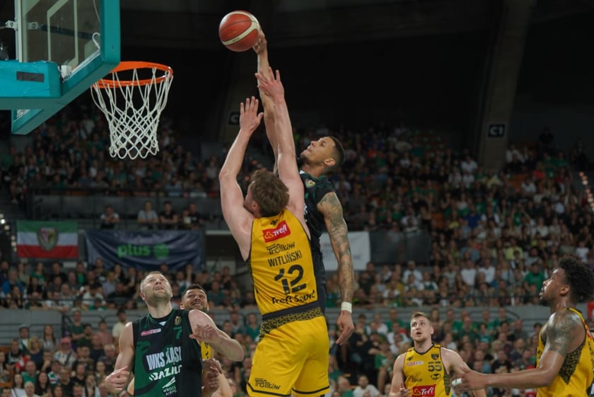 Mecz Śląska Wrocław z Treflem Sopot w Hali Stulecia.