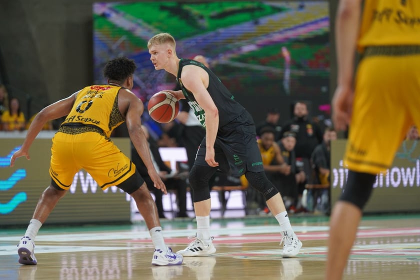 Mecz Śląska Wrocław z Treflem Sopot w Hali Stulecia.