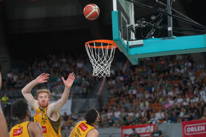 Mecz Śląska Wrocław z Treflem Sopot w Hali Stulecia.