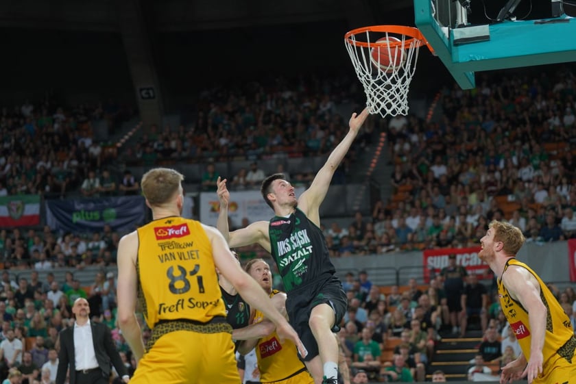 Mecz Śląska Wrocław z Treflem Sopot w Hali Stulecia.