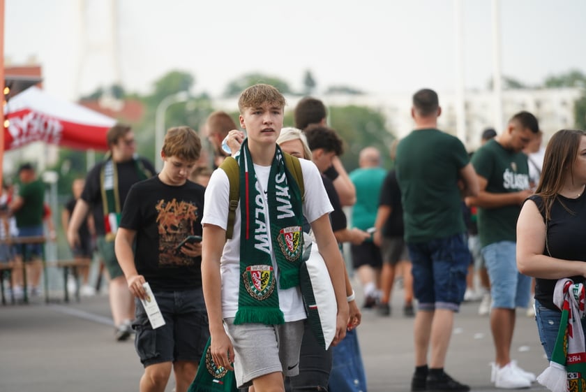 Kibice w drodze na mecz