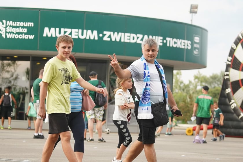 Kibice w drodze na mecz