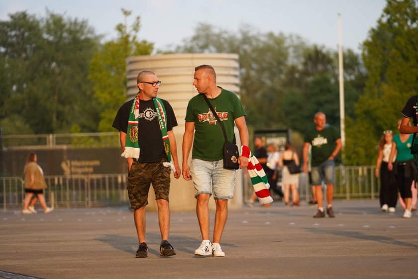 Kibice w drodze na mecz