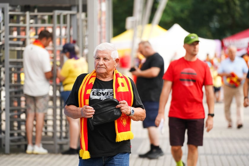 Kibice podczas meczu żużlowego Betard Sparta Wrocław - Motor Lublin na Stadionie Olimpijskim we Wrocławiu - 9 sierpnia 2024 r.