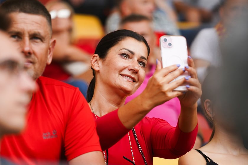 Kibice podczas meczu żużlowego Betard Sparta Wrocław - Motor Lublin na Stadionie Olimpijskim we Wrocławiu - 9 sierpnia 2024 r.