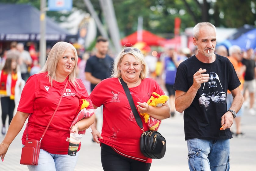 Kibice podczas meczu żużlowego Betard Sparta Wrocław - Motor Lublin na Stadionie Olimpijskim we Wrocławiu - 9 sierpnia 2024 r.