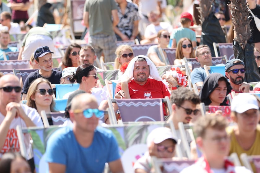 Finałowy mecz Polska-Francja  w siatkówce mężczyzn - Strefa Kibica w Porcie Węglowym we Wrocławiu