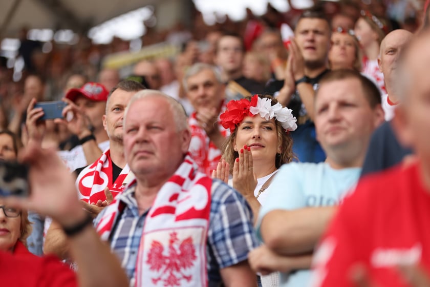 Żużel na Olimpijskim. Na zdjęciu kibice