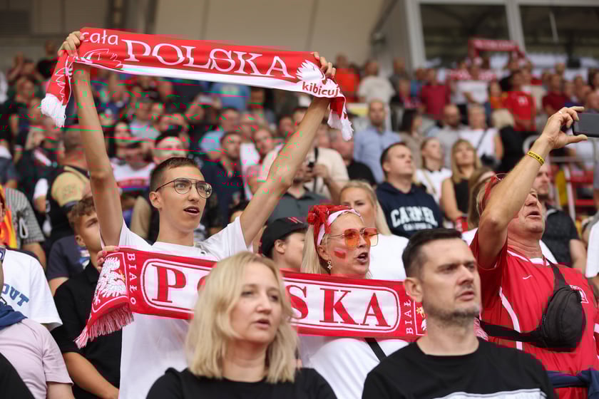 Żużel na Olimpijskim. Na zdjęciu kibice